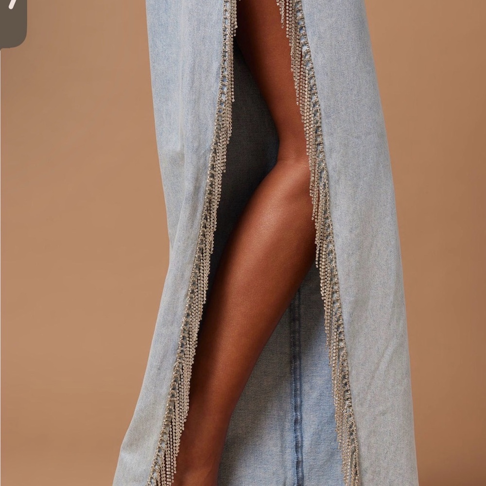 Nova Luxe Light Wash Wide-Leg Jeans with Side Chain Split - Picture 4 of 5